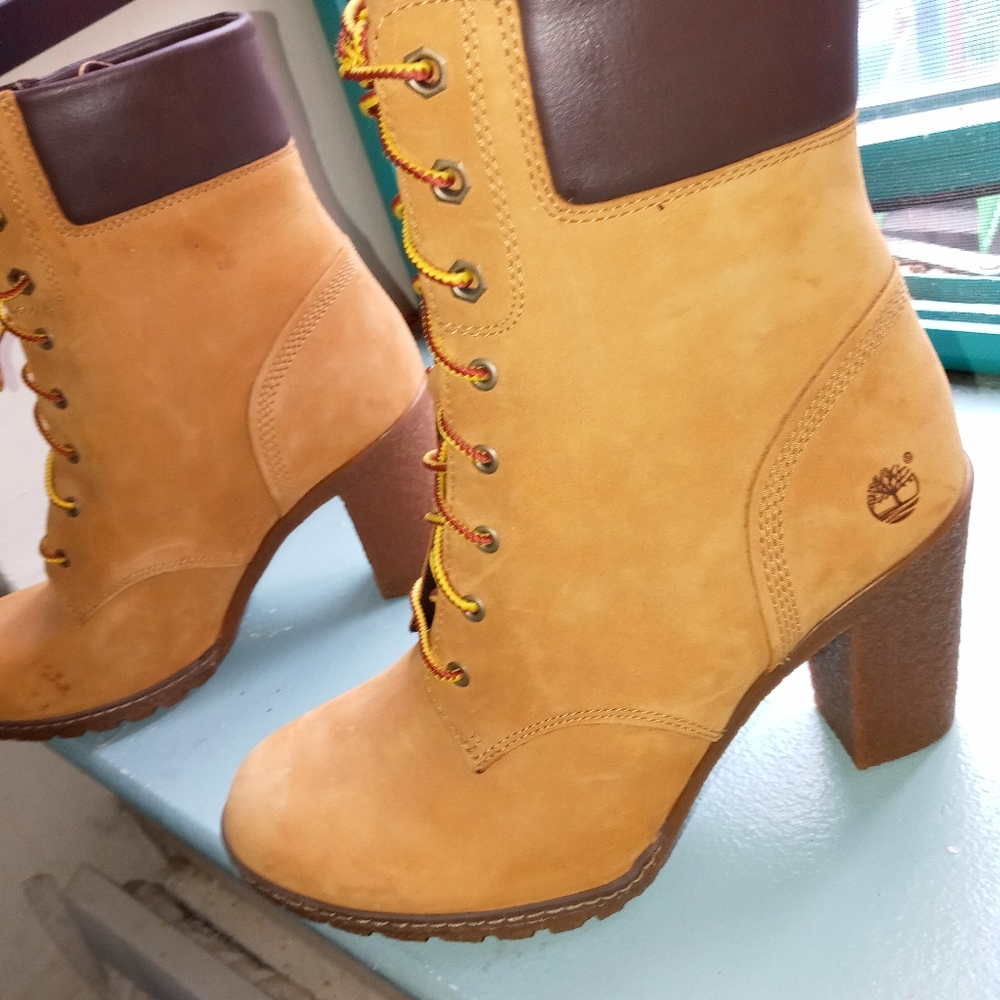 Never worn Timberland Heels